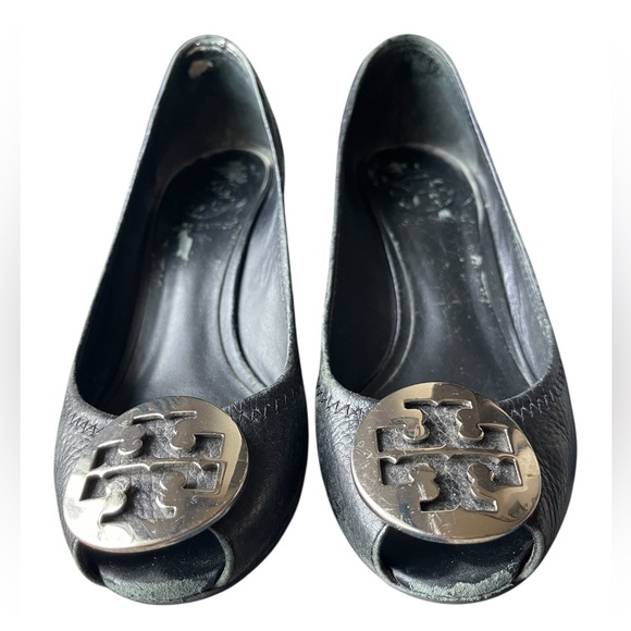 Tory Burch Black Open Toe Wedges with Silver Logo Sz 6 - Picture 5 of 5